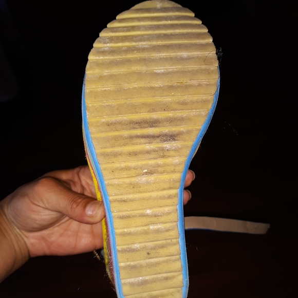 Shoes - Picture 3 of 4